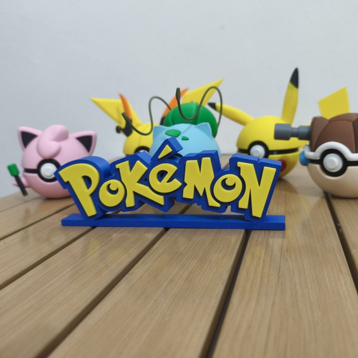 Cosplay Prop Display - Figura coleccionable de anime con logo